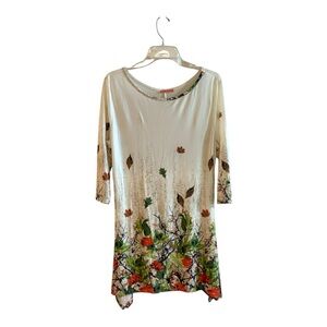 Simply Aster by Firmiana tunic dress featuring a floral and leaf print. Size XL